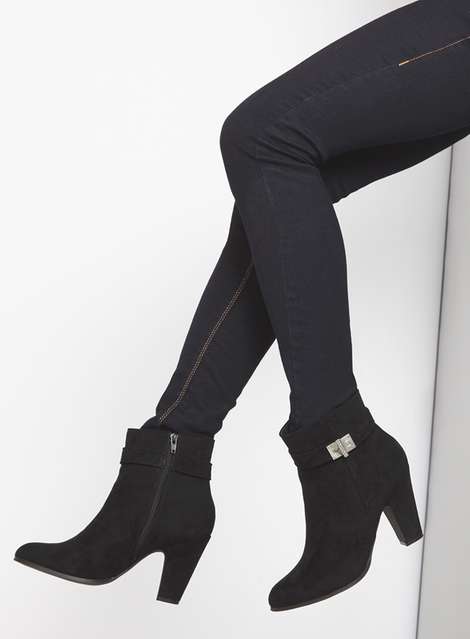 **Widefit Black 'Web' ankle boots